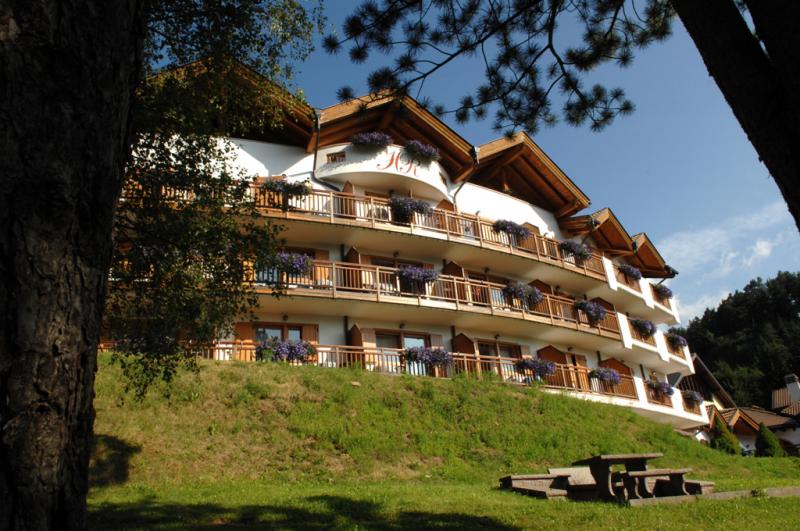 Hotel La Roccia Hotel per famiglie Val di Fiemme FamilyGo
