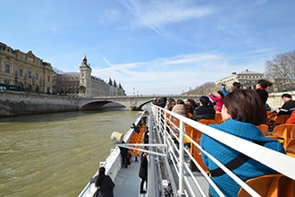 Parigi con bambini, Bateau Mouche