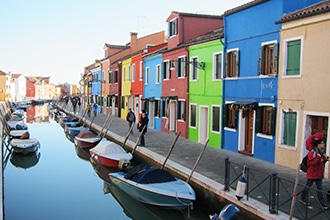 Burano, case sul canale