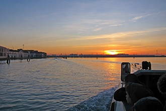 A Venezia con i bambini in vaporetto