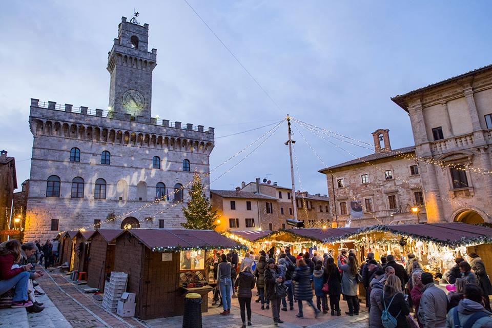 natale-montepulciano-piazza