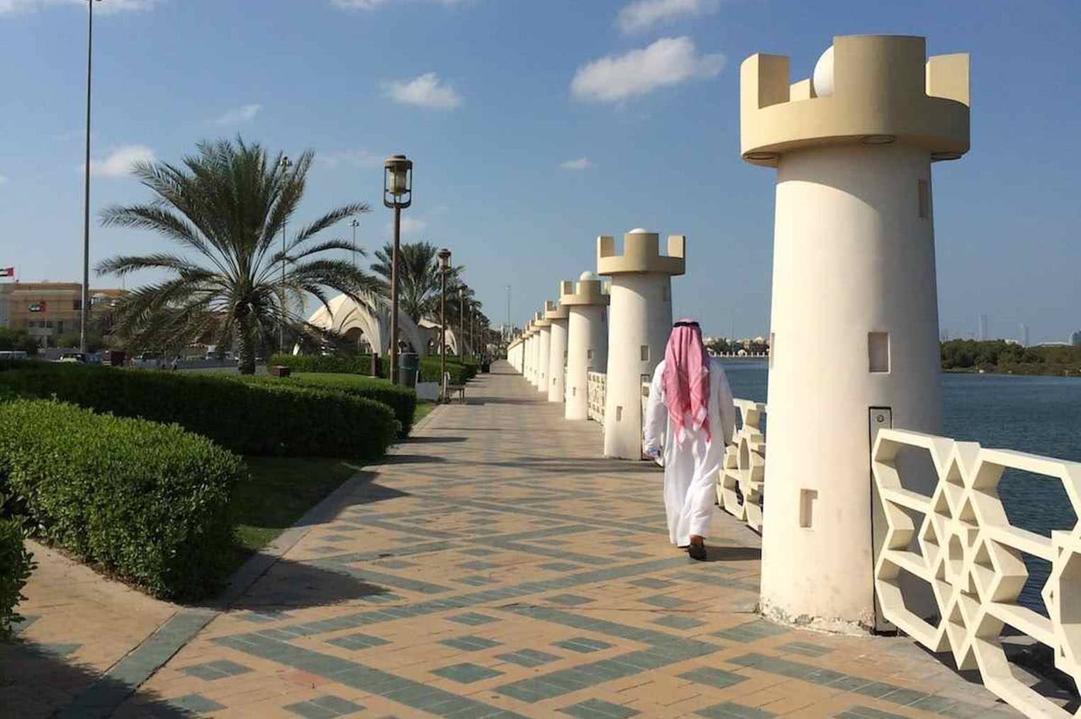 abu-dhabi-easternmangrove1