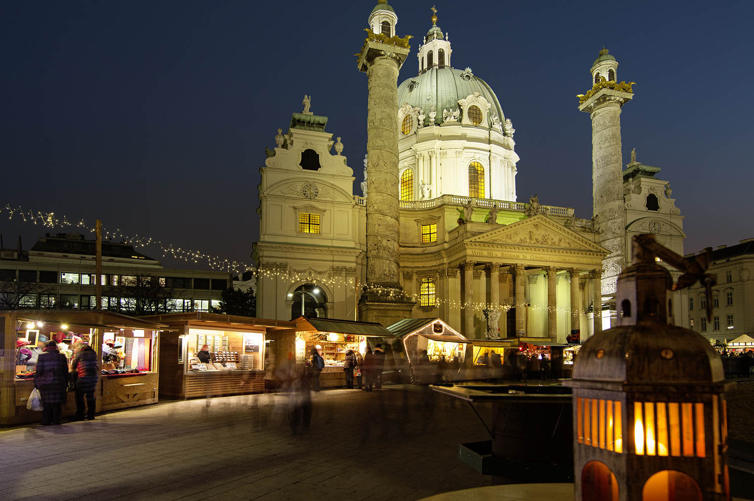 austria-vienna-natale-wientourismus christian stemper-karlsplatz