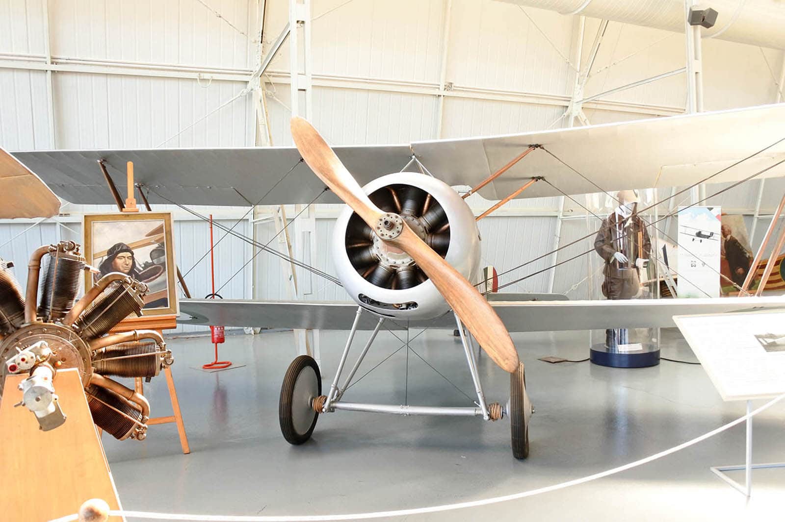 Bracciano con i bambini, Museo Aeronautica Militare Vigna di Valle, hangar pionieri