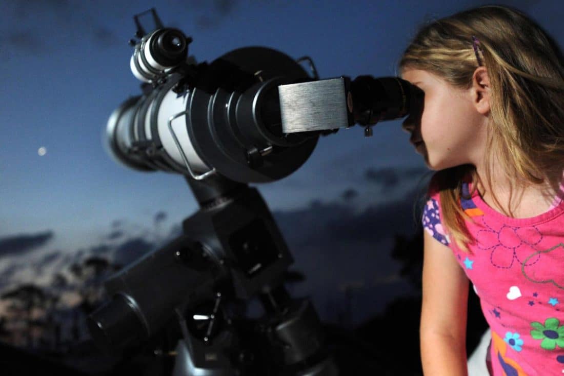 guardare le stelle con i bambini