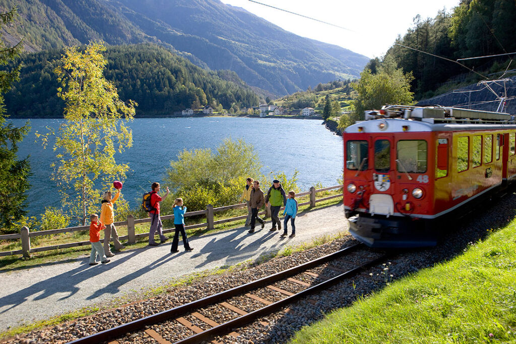 svizzera treno bambini