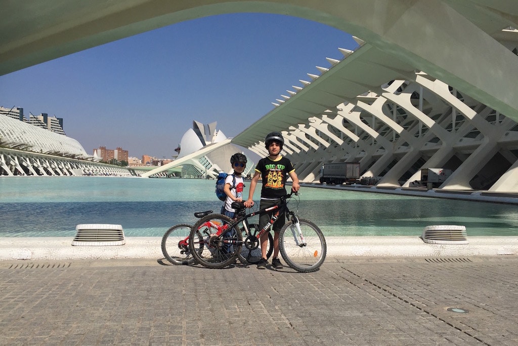 valencia-bike-familygo-ciudad-museo-scienze540