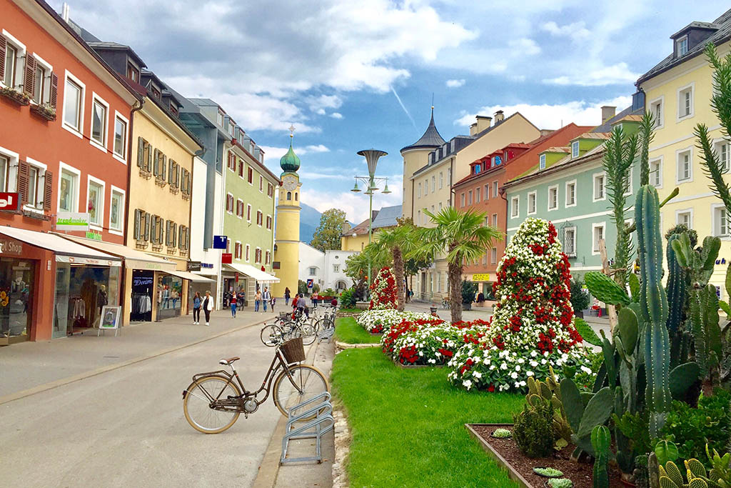 La città di Lienz, arrivo del giro sulla ciclabile San Candido-Lienz