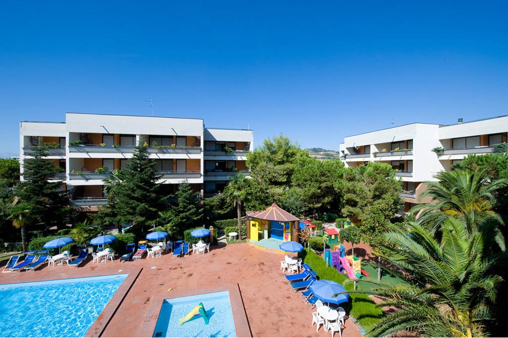 Villaggio per bambini in Abruzzo sul mare, Residence Hotel Paradiso, piscina