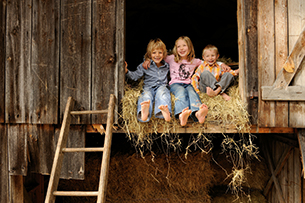 Attività per bambini nei Kinderhotels: fattoria