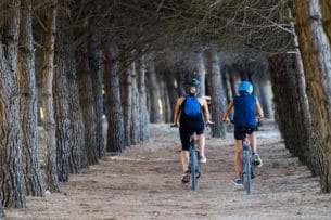 Villaggio Camping per bambini in Abruzzo - Pineto Beach, in bici in pineta