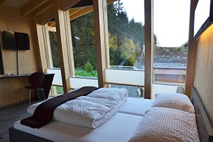 Svizzera natura, Canton Svitto, Capanna husky lodge