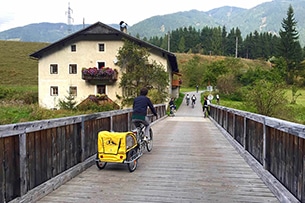 Bici in famiglia, la ciclabile della Drava dall'Italia all'Austria
