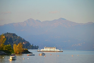 Ai giardini di Villa Taranto con bambini, sul Lago Maggiore in battello