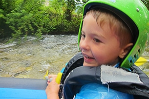 Soft rafting con bambini sull'Aniene a Subiaco, vicino Roma