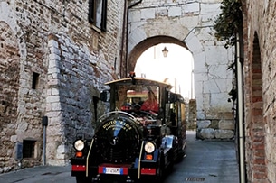 Weekend a Gubbio con i bambini, trenino Gubbio Express