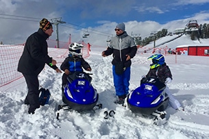 Vallese inverno con bambini, Nendaz, mini motoslitte