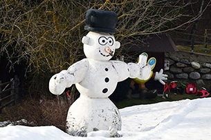 Vacanze invernali a Trebesing, Austria, pupazzo di neve