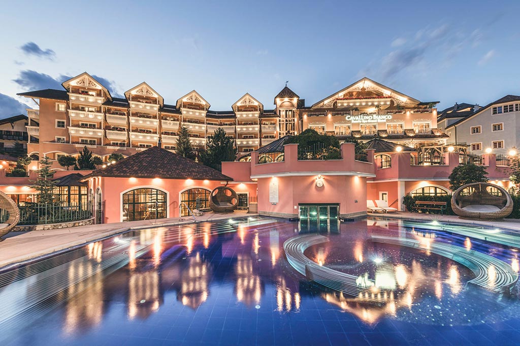Family hotel in Alto Adige, Cavallino Bianco Family Spa Grand Hotel, sera