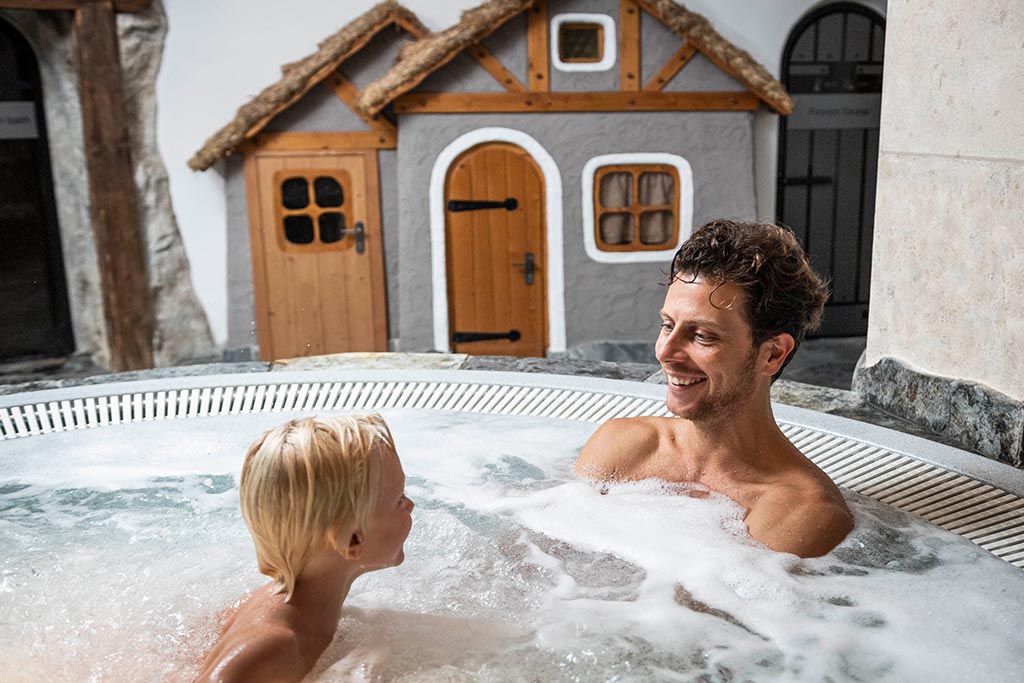 Family Hotel Val Gardena, Hotel Biancaneve, piscina idromassaggio