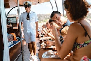 Crociera Capo Rizzuto - pranzo a bordo della Perla dello Ionio