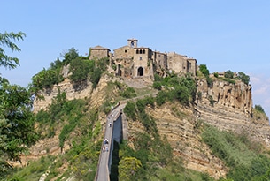 Civita di Bagnoregio con bambini