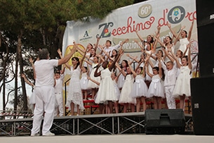 Borgo incantato Tortoreto, bambini del piccolo coro Amadeus