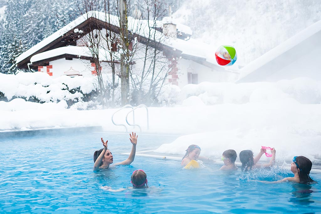 I migliori family Hotel Alto Adige, Family Hotel Posta, inverno in piscina