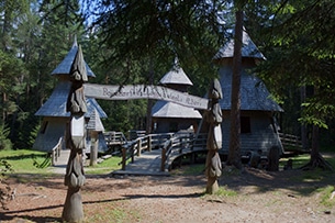 Val Pusteria cosa vedere con i bambini, Villaggio degli alberi Dobbiaco