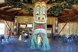 Acquavillage di Follonica, l'albero gigante del ristorante