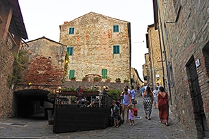 Castiglione della Pescaia con bambini, il borgo antico