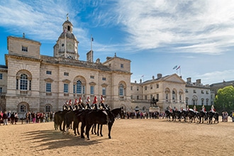 Londra low cost con bambini, Cambio della guardia