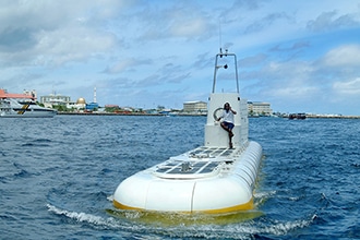 Maldive con bambini, gita in sottomarino