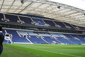 Porto con bambini, Stadio