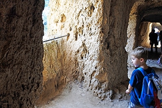 Il parco di Villa Gregoriana a Tivoli con i bambini, cunicoli