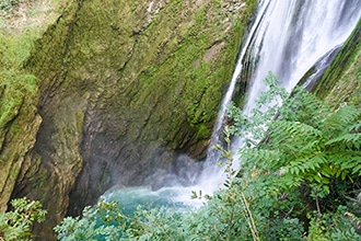 Il parco di Villa Gregoriana a Tivoli con i bambini, grande cascata