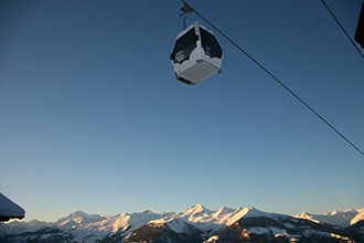 La skiarea di Pila, cabinovia