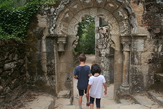 Galizia con bambini, monastero di s. Cristina
