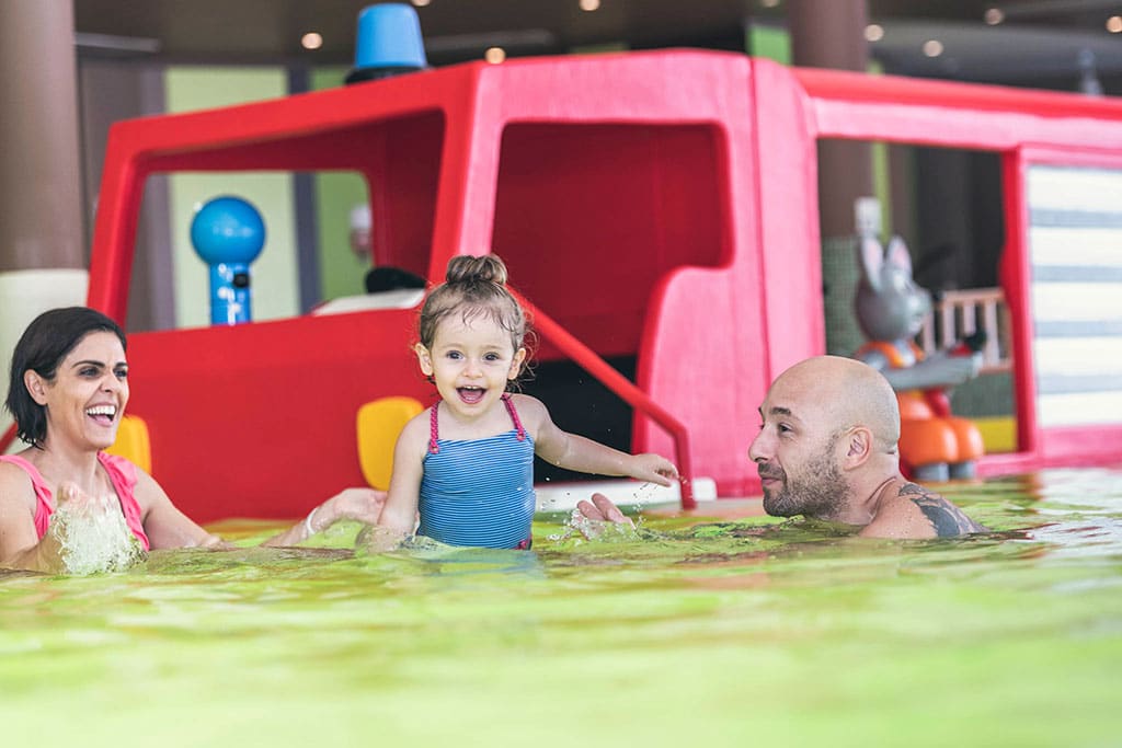 Cavallino Bianco Family Spa Grand Hotel in Val Gardena, Alto Adige, piscina baby