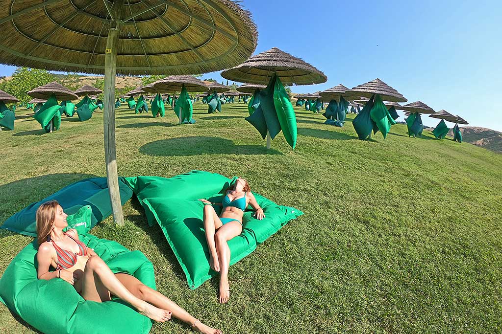 Villaggio della Salute Più, agriturismo per famiglie in Emilia Romagna, il prato in cima alla collina