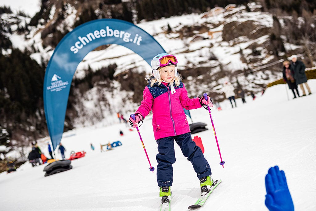 Schneeberg Family Resort per bambini in Val Ridanna, tappeto magico