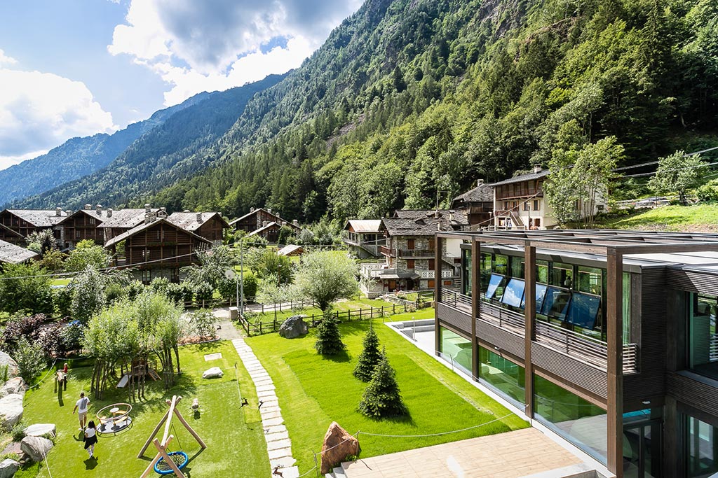 Family Hotel Mirtillo Rosso ai piedi del Monte Rosa, estate