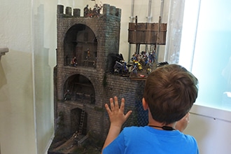 Monteriggioni con bambini, Museo delle Armature