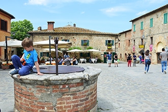 Cammini con bambini, Monteriggioni sulla Via Francigena