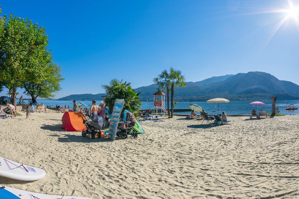 Camping Village Isolino per bambini sul Lago Maggiore, spiaggia