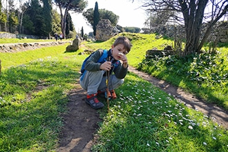 Appia Antica in bici con i bambini, passeggiata a piedi