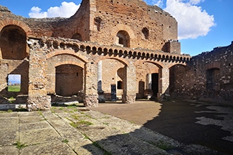 Appia Antica in bici con i bambini, la Villa dei Quintili