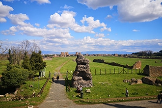 Appia Antica in bici con i bambini, la Villa dei Quintili