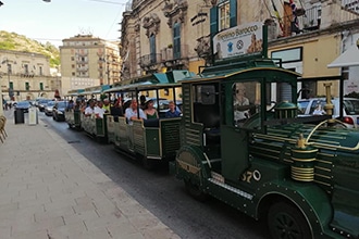 Ragusa con i bambini, il trenino barocco