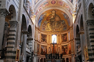 Pisa con bambini, l'interno della Basilica